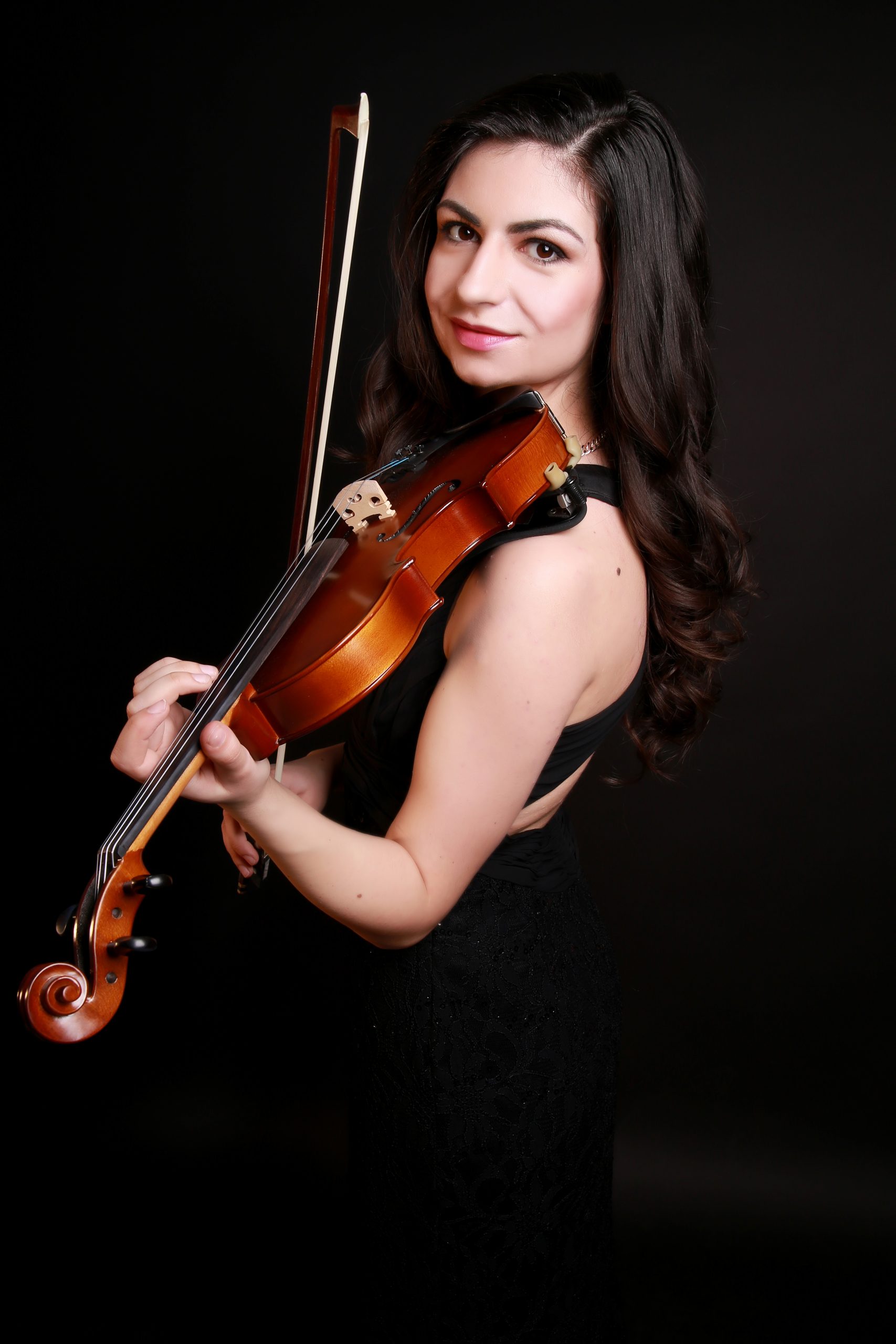 Acoustic Violinist Karina Dey